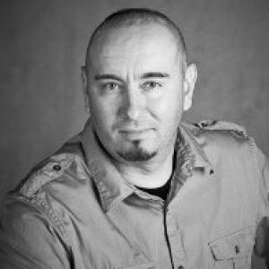 Aaron Frisch