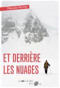 et derrière les nuages